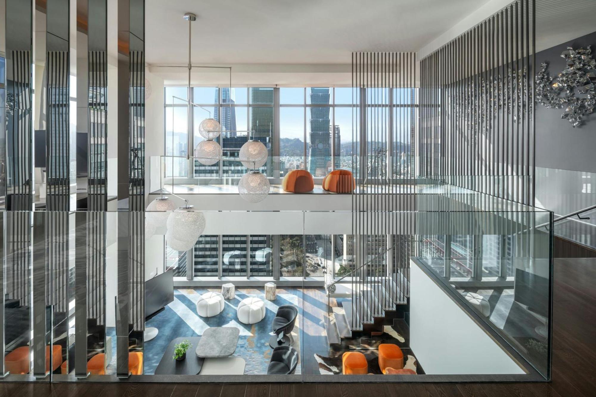 Hotel W 5*